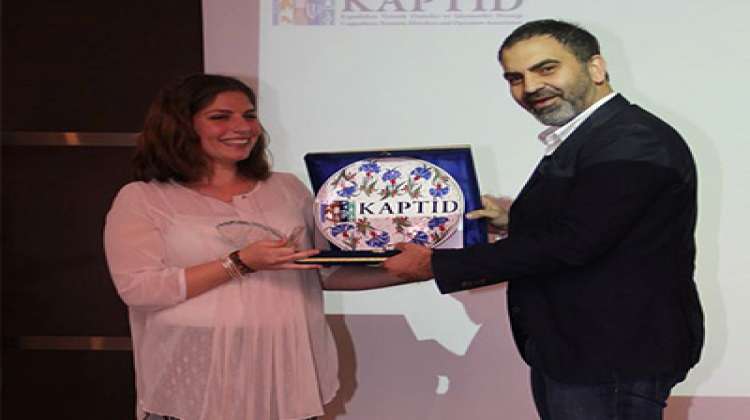 KAPTİD Award of Excellence Ödülünü Damla Tuzcuoğlu Kazandı